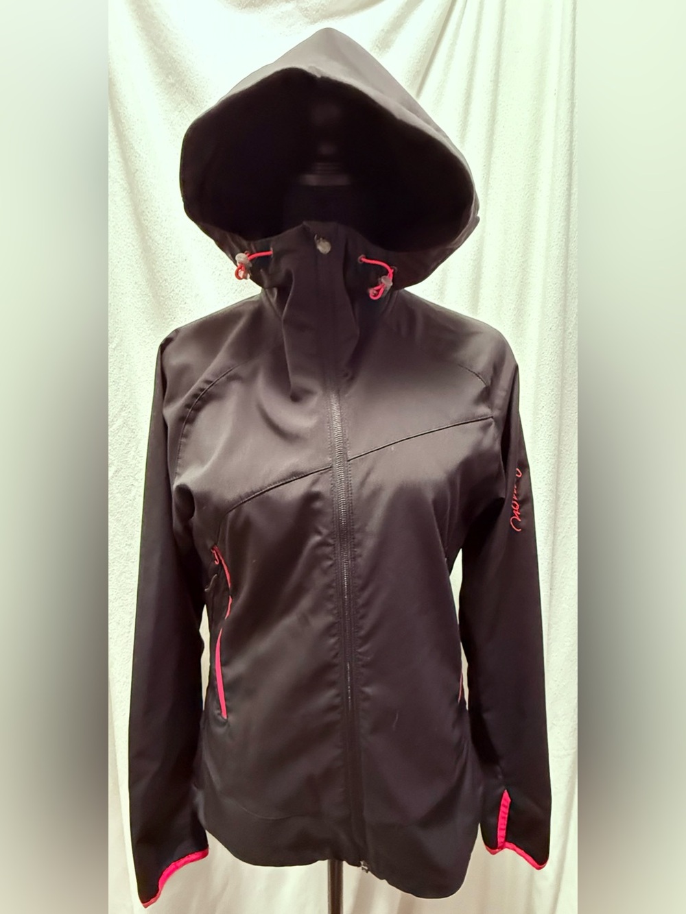 Salomon Black Windproof Spring Jacket with Pink Accents
